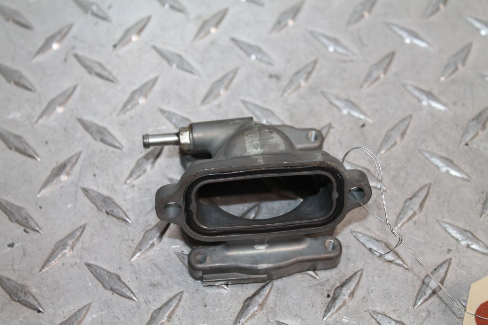 s. 2007 KAWASAKI NINJA ZX-10R ZX1000D BRAKE LINE STAY BRACKET