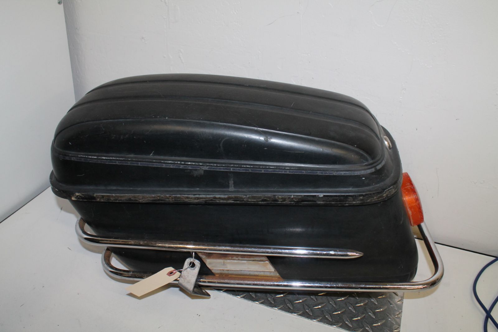 VINTAGE HARLEYDAVIDSON LEFT FIBERGLASS SADDLEBAG eBay