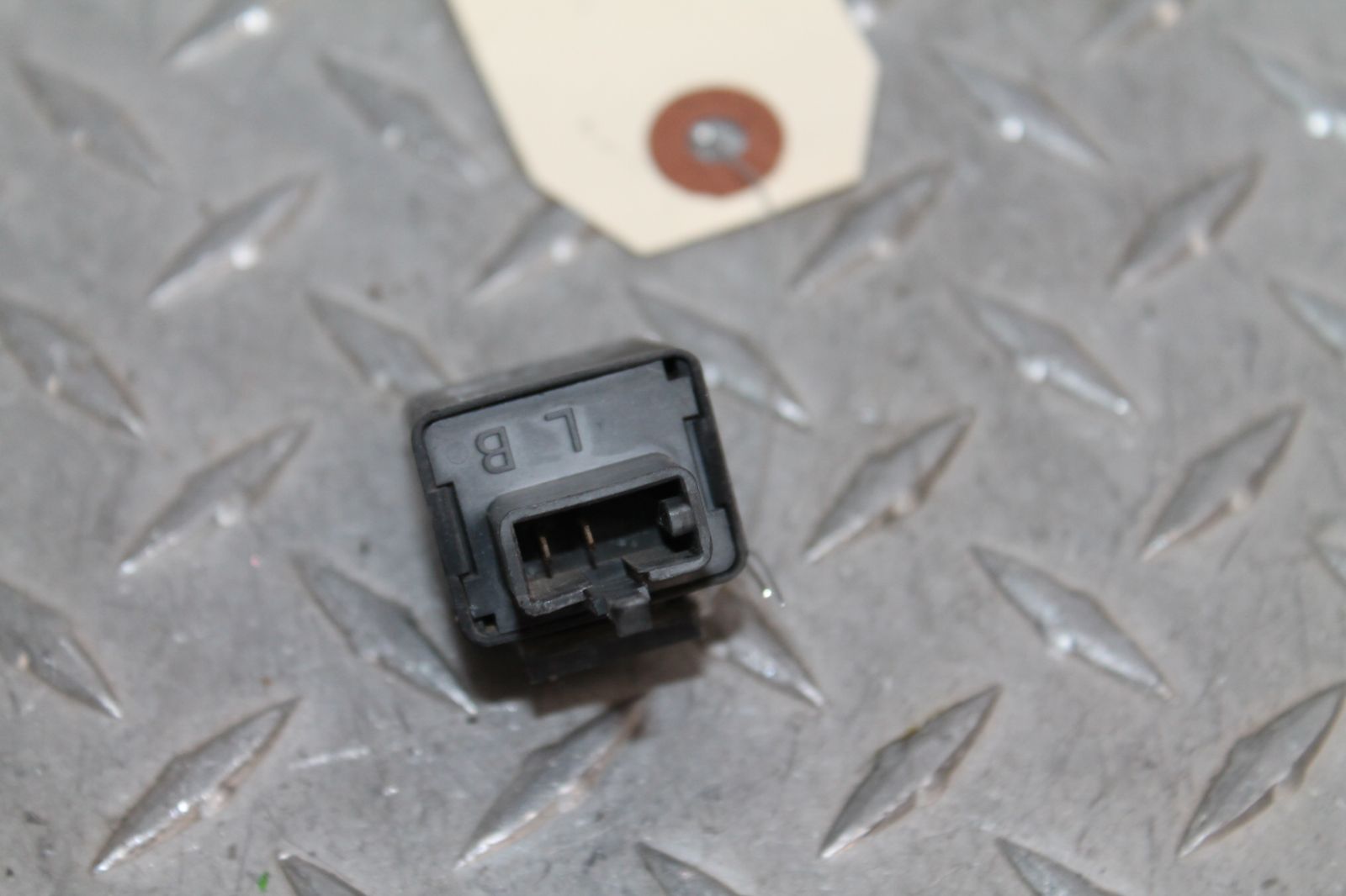 siku6714と2887 Amazon.com: A-Premium Crankshaft Position Sensor Compatible